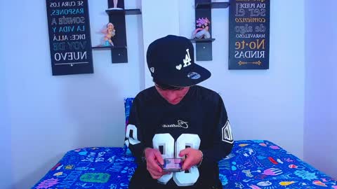 milo hot  online show from March 2026 08:42:01 PM