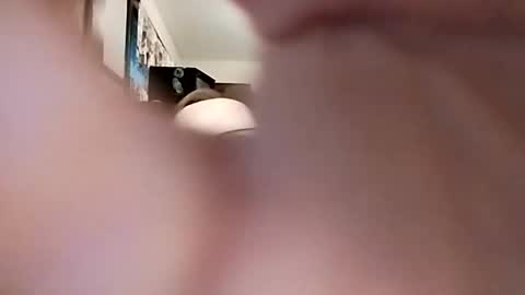 miloanj online show from November 2025 10:23:01 PM