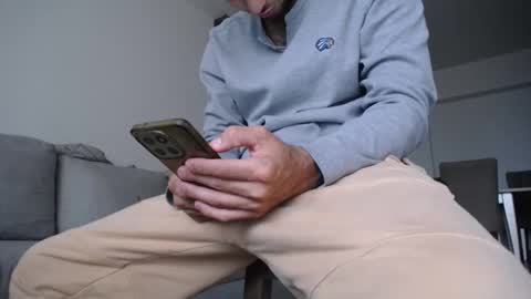 miloslove online show from February 2026 12:26:01 PM