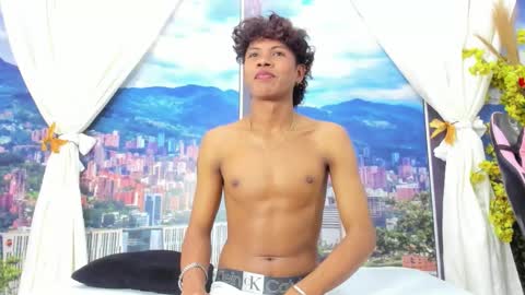 miltondelis online show from November 2025 05:50:02 AM