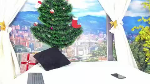 miltondelis online show from November 2025 03:23:02 AM