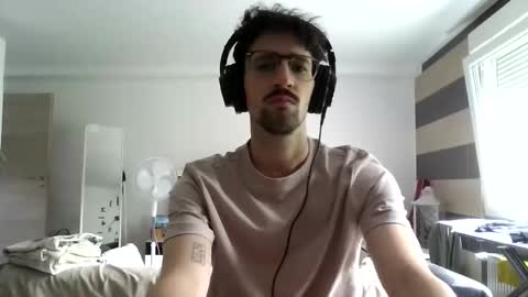 MiltonMox online show from June 2026 07:22:01 AM