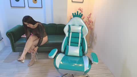 Milu ballmer  online show from January 2025 11:33:02 AM