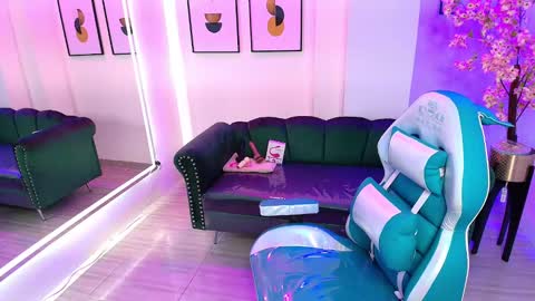 Milu ballmer  online show from February 2025 02:32:01 PM