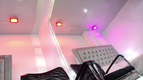 Milu ballmer  online show from February 2025 02:30:01 PM