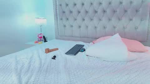 Milu ballmer  online show from February 2025 05:58:01 PM