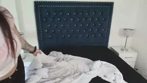 Milu ballmer  online show from September 2025 06:42:01 PM