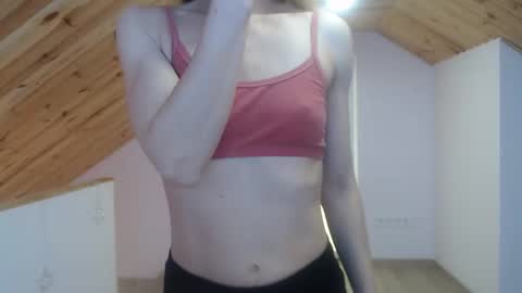 milusea online show from October 2025 12:25:02 PM