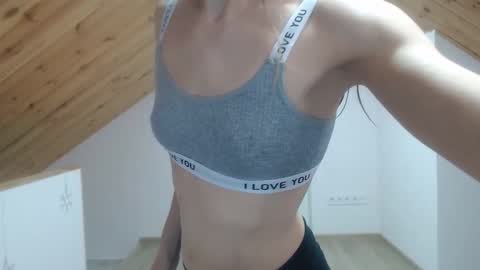 milusea online show from November 2025 09:53:01 AM