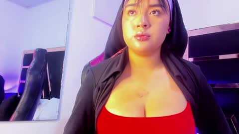 miluvargas online show from November 2025 04:26:02 AM