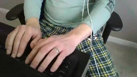 milwaukeebadger24 online show from December 2024 07:52:02 PM