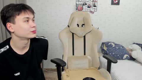 Milena and Jasper online show from February 2025 02:52:01 PM