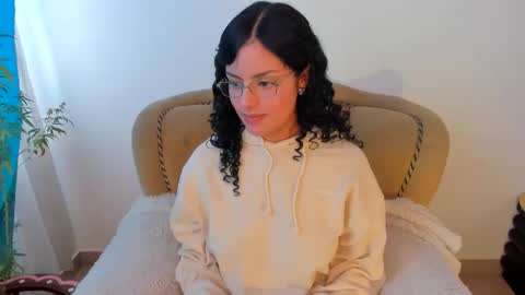 Mimii  online show from November 2025 09:04:02 PM