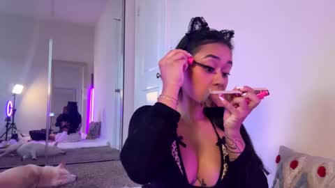 Mimi Baby online show from October 2025 05:12:02 PM