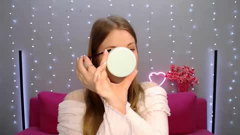 Kelly online show from March 2025 06:18:02 AM