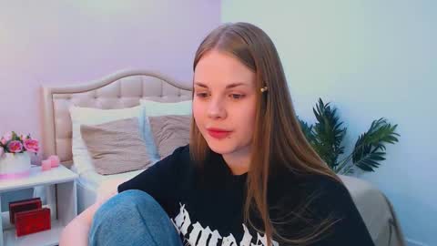 Kelly online show from October 2025 03:04:01 PM