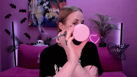 Kelly online show from November 2025 06:36:02 AM