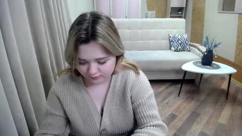 mimimishel_69 online show from February 2025 06:48:02 PM