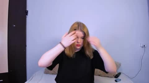 hi Im Mina  online show from September 2025 11:14:01 AM