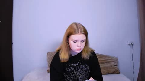 hi Im Mina  online show from September 2025 11:10:02 PM