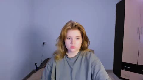 hi Im Mina  online show from November 2025 02:43:02 AM