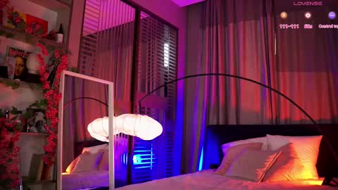 Frances  Next streams Thu Fri Sat 8am -  4pm GMT3 online show from October 2025 06:45:01 AM