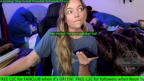 Snapshot of mindymars chatting on December 2024 06:10:02 PM Mindy Mars online show from December 2024 06:10:02 PM