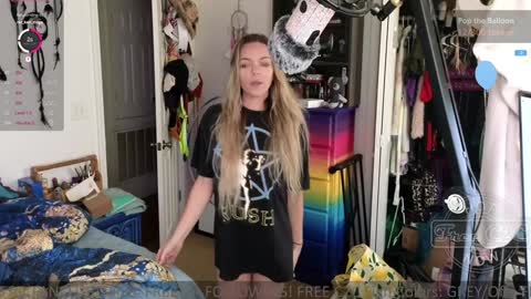 Snapshot of mindymars chatting on December 2024 03:44:01 PM Mindy Mars online show from December 2024 03:44:01 PM