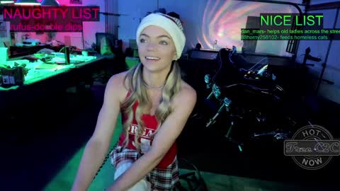 Snapshot of mindymars chatting on December 2024 03:43:02 PM Mindy Mars online show from December 2024 03:43:02 PM