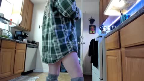 Snapshot of mindymars chatting on December 2024 07:07:02 PM Mindy Mars online show from December 2024 07:07:02 PM