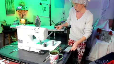 Snapshot of mindymars chatting on December 2024 12:08:02 PM Mindy Mars online show from December 2024 12:08:02 PM