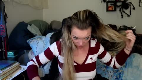 Snapshot of mindymars chatting on January 2025 04:00:02 PM Mindy Mars online show from January 2025 04:00:02 PM