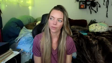 Snapshot of mindymars chatting on January 2025 06:38:01 PM Mindy Mars online show from January 2025 06:38:01 PM