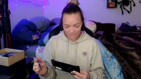 Snapshot of mindymars chatting on January 2025 02:35:01 PM Mindy Mars online show from January 2025 02:35:01 PM