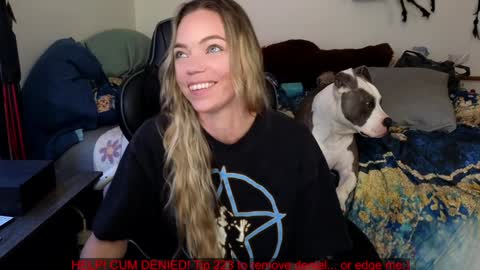 Snapshot of mindymars chatting on January 2025 06:43:01 PM Mindy Mars online show from January 2025 06:43:01 PM