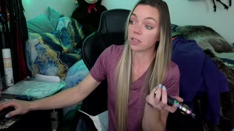 Snapshot of mindymars chatting on February 2025 07:31:02 PM Mindy Mars online show from February 2025 07:31:02 PM