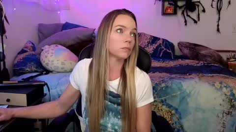 Snapshot of mindymars chatting on February 2025 03:19:01 PM Mindy Mars online show from February 2025 03:19:01 PM