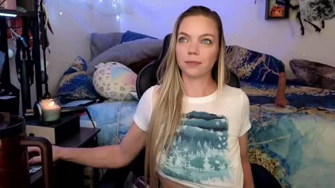 Snapshot of mindymars chatting on February 2025 06:21:02 PM Mindy Mars online show from February 2025 06:21:02 PM