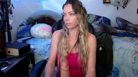 Snapshot of mindymars chatting on March 2025 05:39:02 PM Mindy Mars online show from March 2025 05:39:02 PM