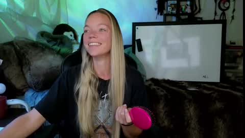 Snapshot of mindymars chatting on September 2025 02:53:02 PM Mindy Mars online show from September 2025 02:53:02 PM