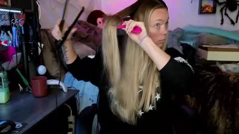 Snapshot of mindymars chatting on October 2025 02:58:02 PM Mindy Mars online show from October 2025 02:58:02 PM