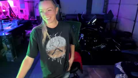 Snapshot of mindymars chatting on October 2025 05:12:02 PM Mindy Mars online show from October 2025 05:12:02 PM