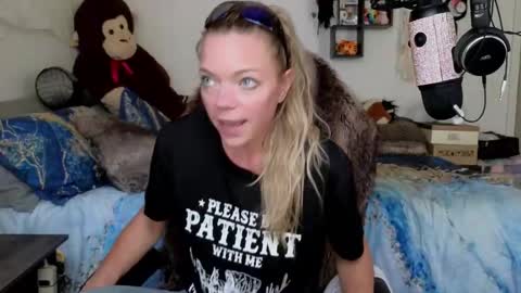 Snapshot of mindymars chatting on November 2025 06:40:02 PM Mindy Mars online show from November 2025 06:40:02 PM