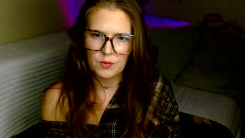 Snapshot of mindymounds chatting on June 2026 06:44:01 AM Mindy online show from June 2026 06:44:01 AM