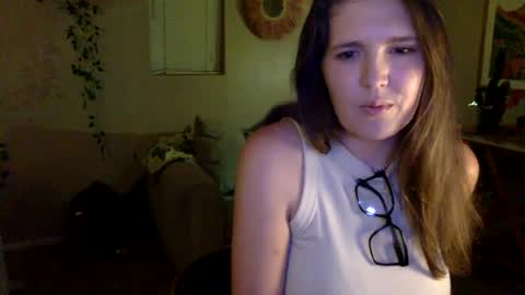 Snapshot of mindymounds chatting on July 2026 04:48:02 AM Mindy online show from July 2026 04:48:02 AM