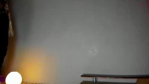 Snapshot of minidiva_ chatting on April 2026 08:59:01 PM Amelia online show from April 2026 08:59:01 PM