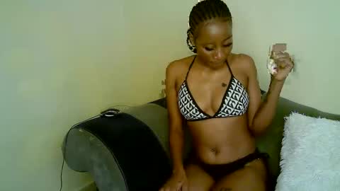 Snapshot of minieme001 chatting on February 2026 11:11:02 AM minieme001 online show from February 2026 11:11:02 AM