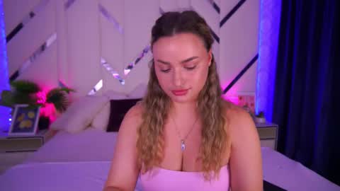 Snapshot of minifox_ chatting on October 2025 06:43:01 AM minifox_ online show from October 2025 06:43:01 AM