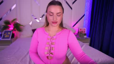 Snapshot of minifox_ chatting on October 2025 08:24:02 AM minifox_ online show from October 2025 08:24:02 AM