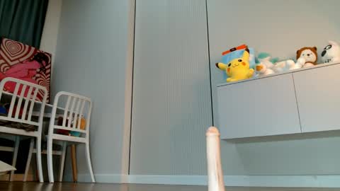 Minji online show from April 2026 01:26:01 PM